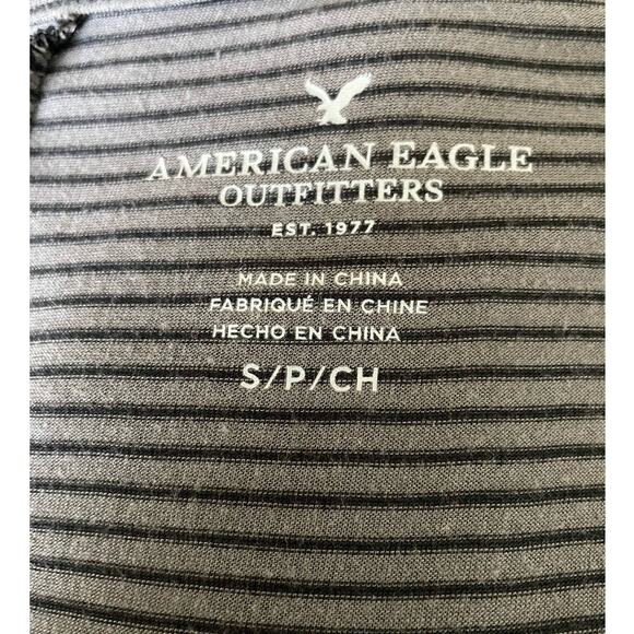 American Eagle Top Women S Gray Black Stripe Boat Neck 3/4‎ Sleeve Stretch Light - Picture 2 of 9